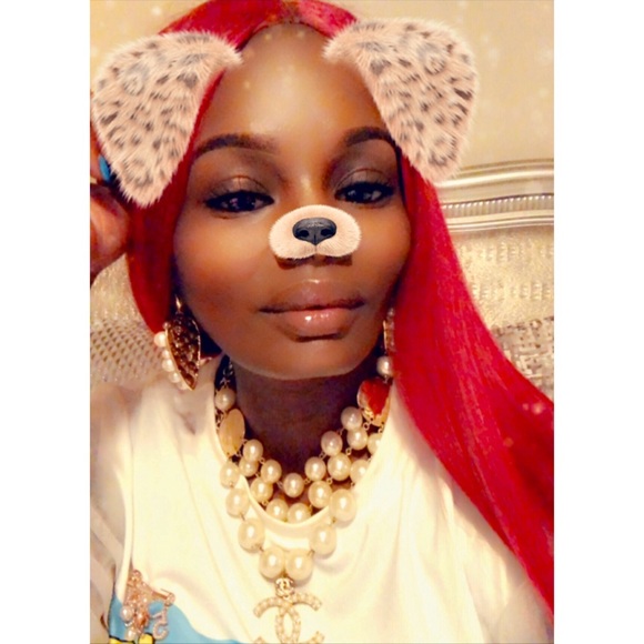 Closet full of authentic fashion & stylish attire - Picture 1 of 1